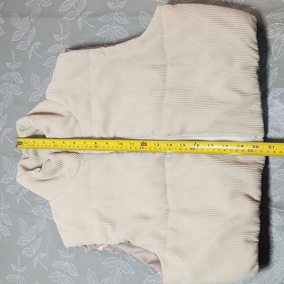 Shein Cropped Vest - Picture 2 of 6